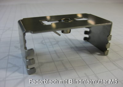 Feder mit Blindnietmutter